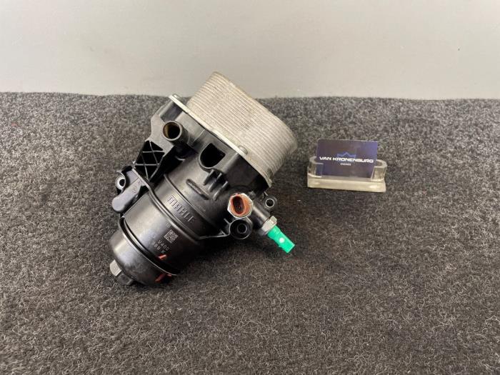 Gebruikte Oliefilterhuis Volkswagen Golf VII (AUA) 2.0 GTD 16V Prijs € 29,95 Inclusief btw aangeboden door Van Kronenburg Engines