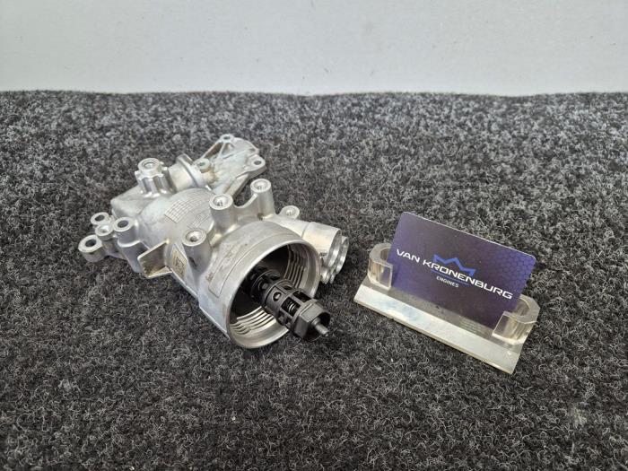 Gebruikte Oliefilterhuis Mercedes ML III AMG (166) 5.5 ML-63 AMG V8 32V Biturbo Prijs € 121,00 Inclusief btw aangeboden door Van Kronenburg Engines