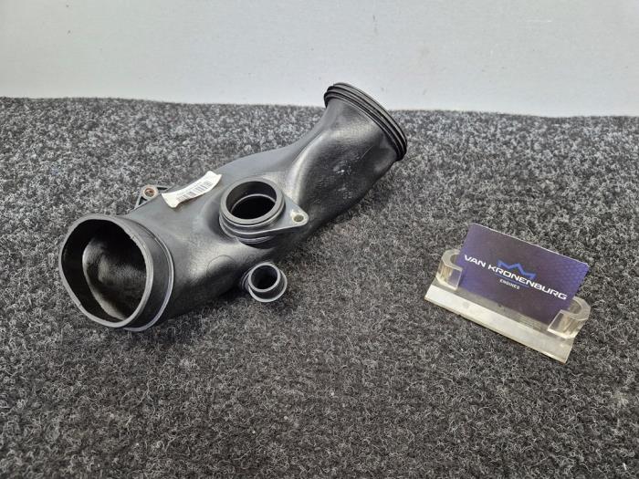 Gebruikte Intercooler Buis BMW 5 serie (F10) M550d 3.0 xDrive 24V Prijs € 69,95 Inclusief btw aangeboden door Van Kronenburg Engines