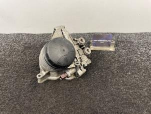 Gebruikte Oliefilterhuis BMW 3 serie (F30) 320i 2.0 16V Prijs € 24,95 Inclusief btw aangeboden door Van Kronenburg Engines
