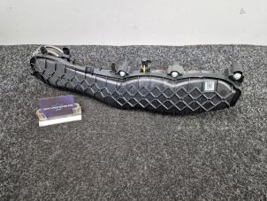 Gebruikte Inlaatspruitstuk Mercedes S AMG (W222) 4.0 S-63 L AMG V8 Turbo 4-Matic+ Prijs € 75,00 Inclusief btw aangeboden door Van Kronenburg Engines