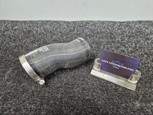 Gebruikte Intercooler Slang Mercedes C-Klasse AMG (W205) C-63 AMG 4.0 V8 Biturbo Prijs € 39,95 Inclusief btw aangeboden door Van Kronenburg Engines