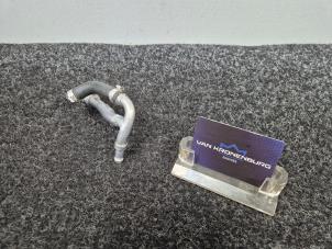 Gebruikte Leiding (diversen) Mercedes C-Klasse AMG (W205) C-63 AMG 4.0 V8 Biturbo Prijs € 39,95 Inclusief btw aangeboden door Van Kronenburg Engines