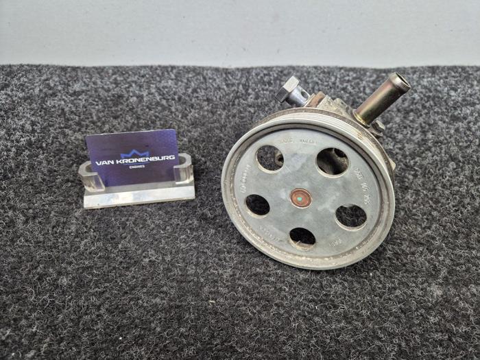Gebruikte Servopomp Audi A4 Quattro (B7) 2.0 TFSI 20V Prijs € 40,00 Inclusief btw aangeboden door Van Kronenburg Engines