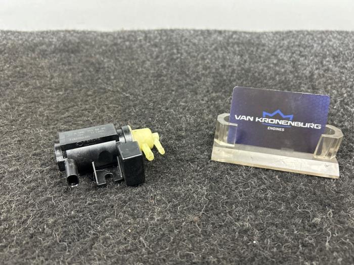 Gebruikte Turbo Overdrukklep Mercedes E (W213) E-180 1.6 Turbo 16V Prijs € 34,94 Inclusief btw aangeboden door Van Kronenburg Engines