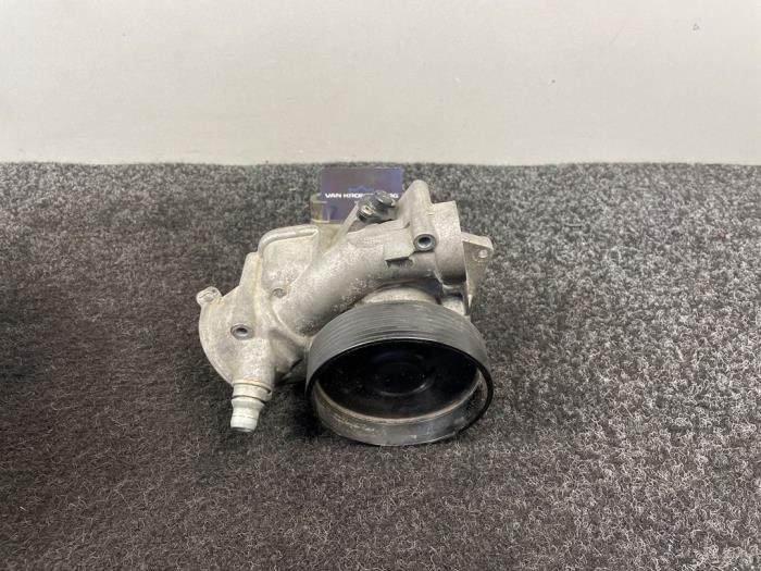 Gebruikte Waterpomp BMW 5 serie (G30) M550i xDrive 4.4 V8 32V TwinPower Turbo Prijs € 139,95 Inclusief btw aangeboden door Van Kronenburg Engines