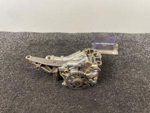 Gebruikte Oliepomp Mercedes S (W221) 4.7 S-500 Twin Turbo V8 32V 4-Matic Prijs € 121,00 Inclusief btw aangeboden door Van Kronenburg Engines