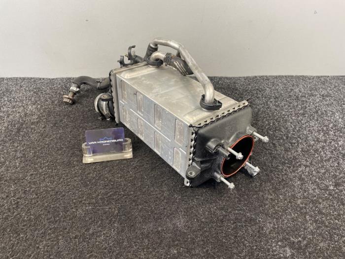 Gebruikte Intercooler Mercedes ML III AMG (166) 5.5 ML-63 AMG V8 32V Biturbo Prijs € 175,00 Inclusief btw aangeboden door Van Kronenburg Engines