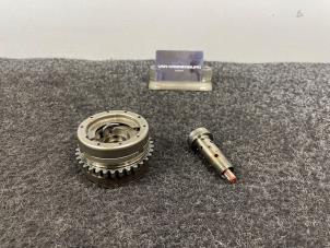 Gebruikte Nokkenas Verstelling Mercedes C AMG (C205) 4.0 C-63 AMG V8 Biturbo Prijs € 299,95 Inclusief btw aangeboden door Van Kronenburg Engines