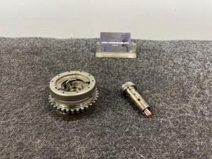 Gebruikte Nokkenas Verstelling Mercedes C AMG (C205) 4.0 C-63 AMG V8 Biturbo Prijs € 299,95 Inclusief btw aangeboden door Van Kronenburg Engines