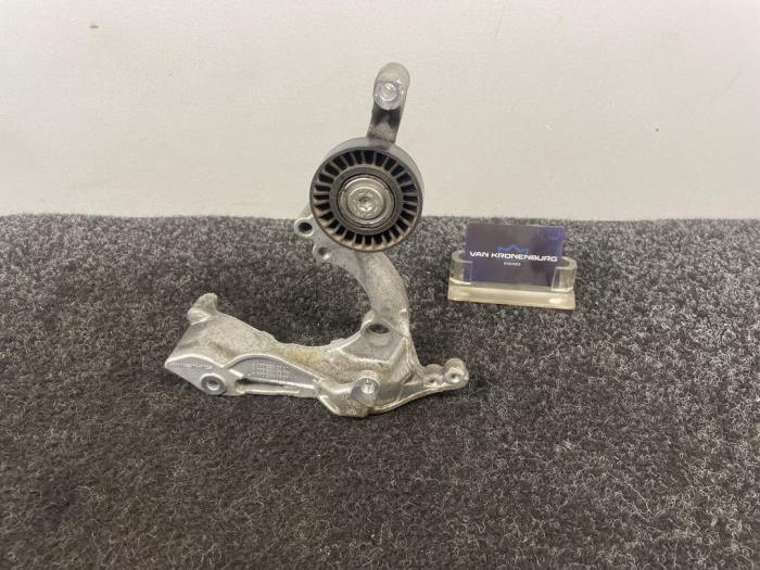 Gebruikte Spanner multiriem Mercedes C AMG (C205) 4.0 C-63 AMG V8 Biturbo Prijs € 121,00 Inclusief btw aangeboden door Van Kronenburg Engines