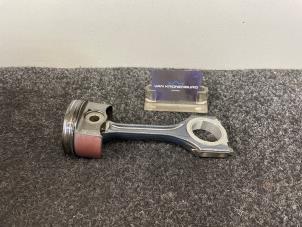 Gebruikte Zuiger Mercedes C (W205) C-200d 1.6 Turbo 16V Prijs op aanvraag aangeboden door Van Kronenburg Engines