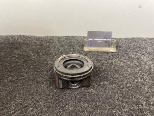 Gebruikte Zuiger Mercedes C (W205) C-200d 1.6 Turbo 16V Prijs op aanvraag aangeboden door Van Kronenburg Engines