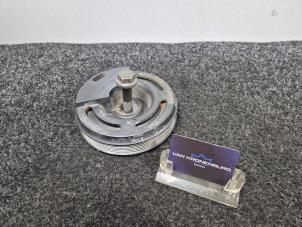 Gebruikte Krukas Poelie Maserati Ghibli III 3.0 Diesel Prijs € 121,00 Inclusief btw aangeboden door Van Kronenburg Engines