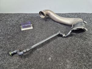 Gebruikte Intercooler Buis Mercedes GL (X166) 4.7 GL 450 V8 32V 4-Matic Prijs € 59,96 Inclusief btw aangeboden door Van Kronenburg Engines