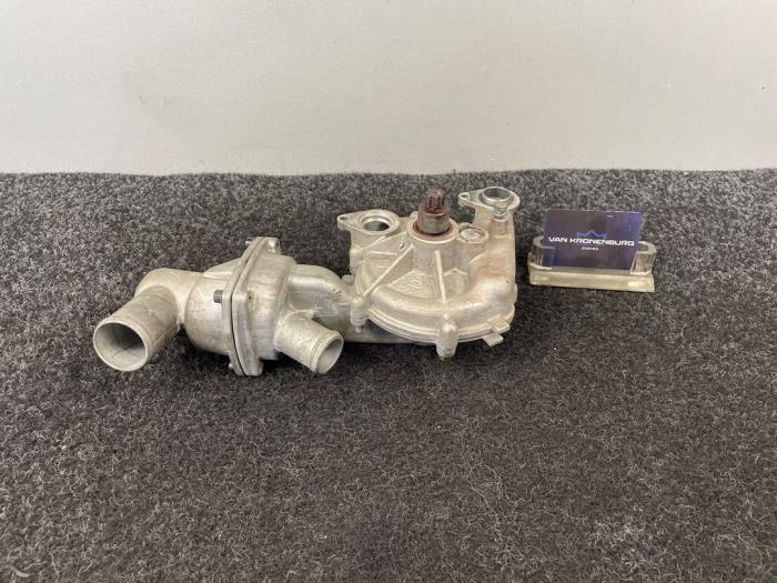 Gebruikte Waterpomp Lamborghini Gallardo 5.0 V-10 40V Prijs € 605,00 Inclusief btw aangeboden door Van Kronenburg Engines