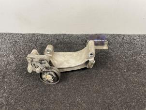 Gebruikte Dynamosteun onder Lamborghini Gallardo 5.0 V-10 40V Prijs € 99,95 Inclusief btw aangeboden door Van Kronenburg Engines