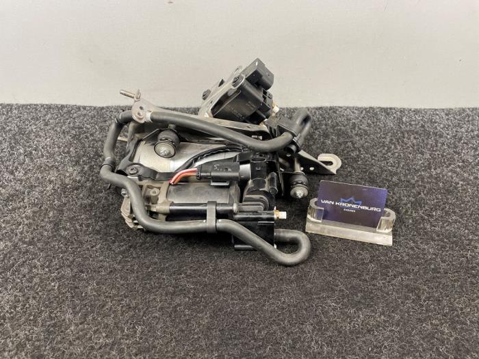 Nieuwe Compressor Mercedes E (W213) E-200d 2.0 Turbo 16V Prijs € 350,00 Inclusief btw aangeboden door Van Kronenburg Engines