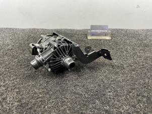 Gebruikte Waterpomp Mercedes C (W205) C-63 AMG 4.0 V8 Biturbo Prijs € 149,96 Inclusief btw aangeboden door Van Kronenburg Engines