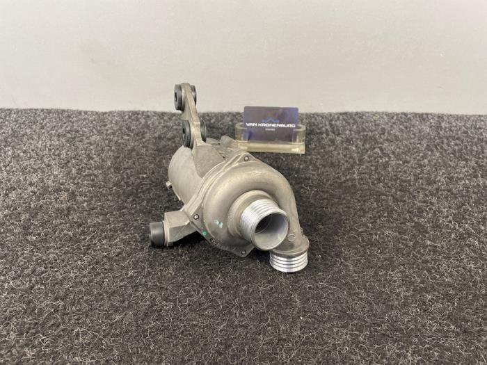 Waterpomp BMW 1 serie (E81), 2006 / 2012 120i 16V, Hatchback, 2Dr, Benzine, 1.995cc, 110kW (150pk), RWD, N43B20A, 2004-09 / 2012-09, UA71; UA72 (Gebruikt)