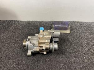 Gebruikte Brandstofpomp Mechanisch BMW 3 serie (E92) 335i xDrive 24V Prijs € 500,00 Inclusief btw aangeboden door Van Kronenburg Engines