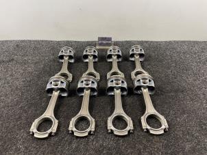 Gebruikte Zuiger Mercedes C AMG (C205) 4.0 C-63 AMG V8 Biturbo Prijs € 1.512,50 Inclusief btw aangeboden door Van Kronenburg Engines