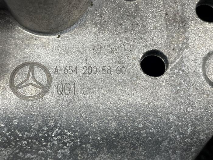 Thermostaat van een Mercedes-Benz Sprinter 3,5t (910.0/910.1/907.1/907.2) 315 CDI 2.0 D FWD 2021