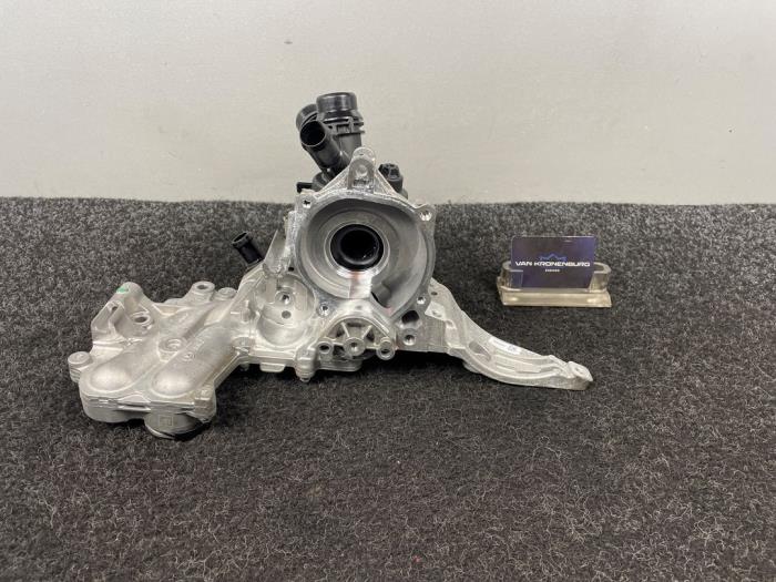 Thermostaat van een Mercedes-Benz Sprinter 3,5t (910.0/910.1/907.1/907.2) 315 CDI 2.0 D FWD 2021