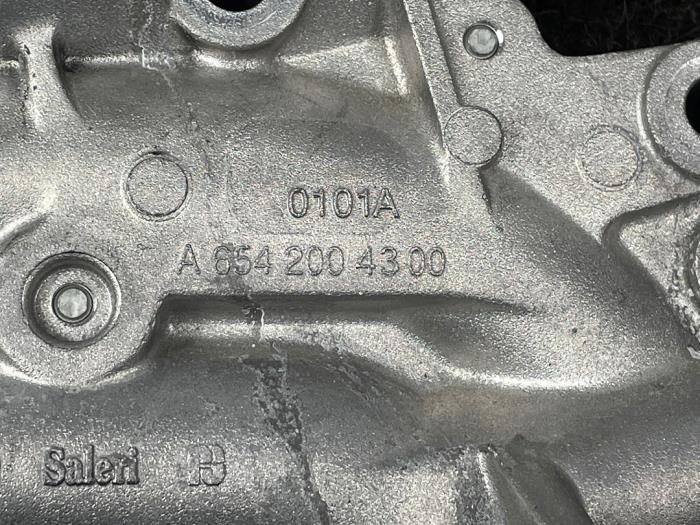 Thermostaat van een Mercedes-Benz Sprinter 3,5t (910.0/910.1/907.1/907.2) 315 CDI 2.0 D FWD 2021