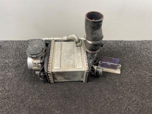 Gebruikte Intercooler Mercedes C AMG (C205) 4.0 C-63 AMG V8 Biturbo Prijs € 363,00 Inclusief btw aangeboden door Van Kronenburg Engines