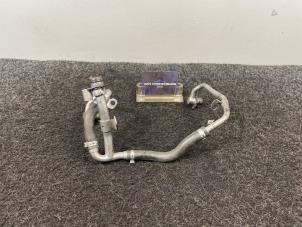 Gebruikte Leiding (diversen) Mercedes C AMG (C205) 4.0 C-63 AMG V8 Biturbo Prijs € 39,95 Inclusief btw aangeboden door Van Kronenburg Engines