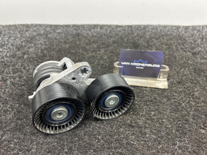 Gebruikte Spanrol Multiriem BMW 3 serie (E92) 335i 24V Prijs € 50,00 Inclusief btw aangeboden door Van Kronenburg Engines