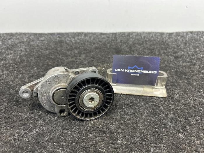 Gebruikte Spanrol Multiriem Mercedes C (W205) C-63 AMG 4.0 V8 Biturbo Prijs € 60,50 Inclusief btw aangeboden door Van Kronenburg Engines