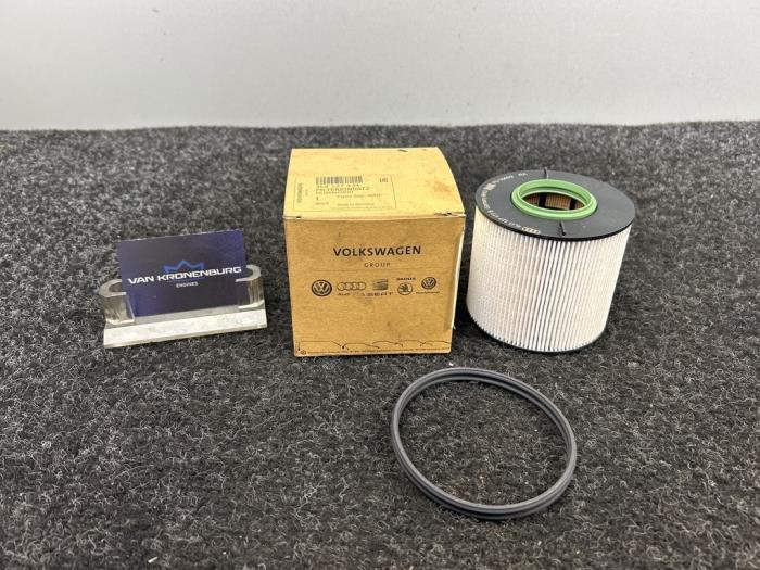 Nieuwe Oliefilter Audi Q7 (4LB) 6.0 TDI V12 48V Prijs op aanvraag aangeboden door Van Kronenburg Engines