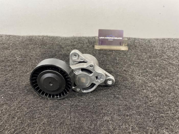 Gebruikte Spanner multiriem Mercedes C (W205) C-220d 2.0 Turbo 16V 4-Matic Prijs € 24,20 Inclusief btw aangeboden door Van Kronenburg Engines