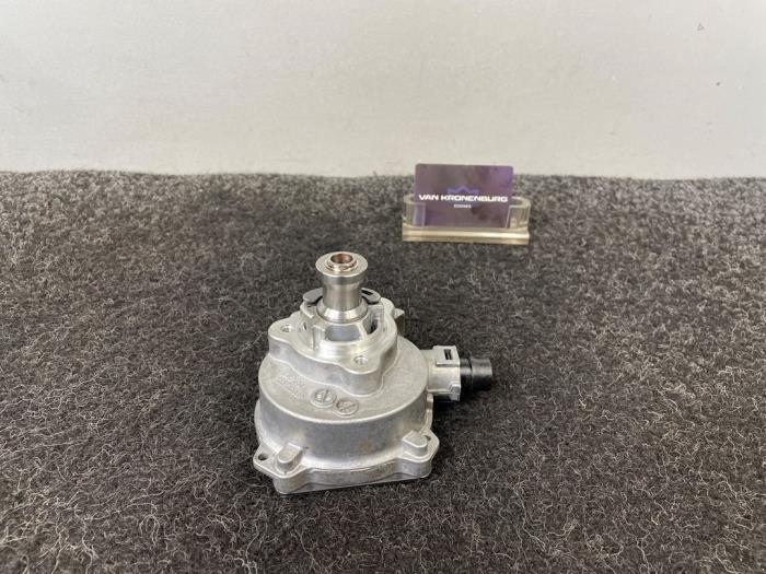 Gebruikte Vacuumpomp (Benzine) BMW 3 serie (E90) 330i 24V Prijs € 45,00 Inclusief btw aangeboden door Van Kronenburg Engines