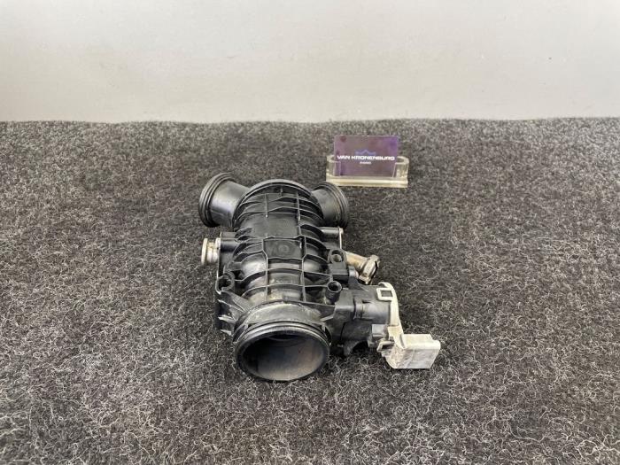 Gebruikte Gasklephuis Landrover Discovery IV (LAS) 3.0 TD V6 24V Prijs € 181,50 Inclusief btw aangeboden door Van Kronenburg Engines