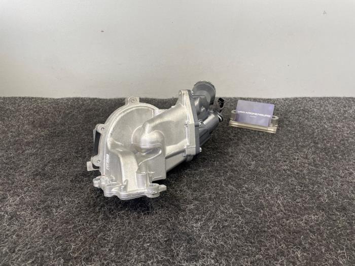 Waterpomp van een Mercedes-Benz Sprinter 3,5t (907.6/910.6) 317 CDI 2.0 D FWD 2022