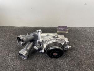 Waterpomp van een Mercedes-Benz Sprinter 3,5t (907.6/910.6) 317 CDI 2.0 D FWD 2022