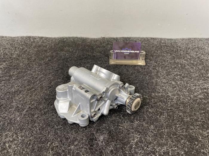 Gebruikte Oliepomp Volkswagen Golf VII (AUA) 2.0 GTI 16V Prijs € 150,00 Inclusief btw aangeboden door Van Kronenburg Engines