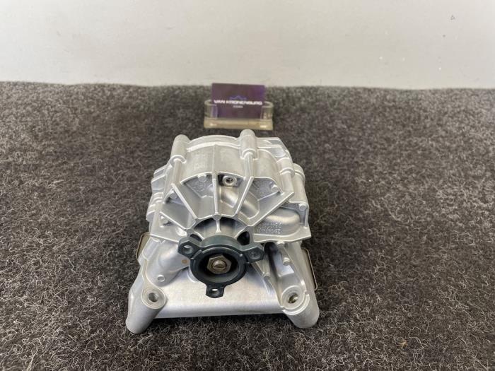 Gebruikte Oliepomp BMW 5 serie (F10) 550i xDrive V8 32V TwinPower Turbo Prijs € 149,96 Inclusief btw aangeboden door Van Kronenburg Engines