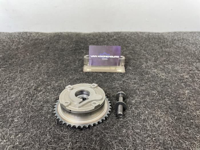 Gebruikte Nokkenas Verstelling BMW 1 serie (F20) 114i 1.6 16V Prijs € 70,00 Inclusief btw aangeboden door Van Kronenburg Engines