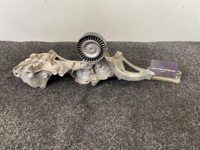 Gebruikte Dynamosteun onder Audi RS 3 Sportback (8VA/8VF) 2.5 TFSI 20V Quattro Performance Prijs € 60,50 Inclusief btw aangeboden door Van Kronenburg Engines