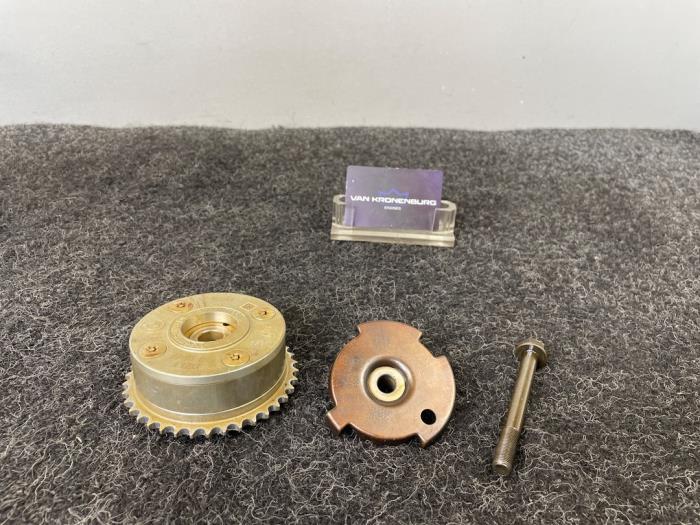 Gebruikte Nokkenas Verstelling BMW 5 serie (E60) 530i 24V Prijs € 66,55 Inclusief btw aangeboden door Van Kronenburg Engines