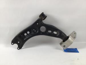 Gebruikte Reactiestang links-voor Volkswagen Passat Prijs € 15,01 Inclusief btw aangeboden door Autorecycling Kempers