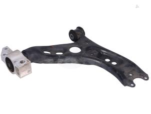 Gebruikte Reactiestang links-voor Volkswagen Scirocco Prijs € 15,01 Inclusief btw aangeboden door Autorecycling Kempers