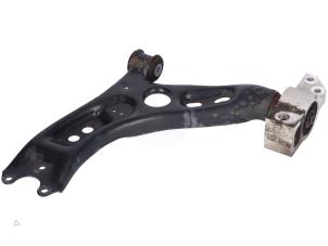 Gebruikte Reactiestang links-voor Volkswagen Passat Prijs € 11,00 Inclusief btw aangeboden door Autorecycling Kempers