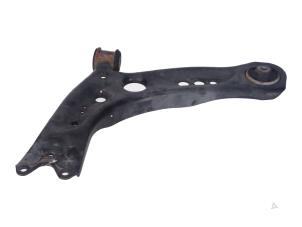 Gebruikte Reactiestang links-voor Seat Leon Prijs € 35,00 Inclusief btw aangeboden door Autorecycling Kempers