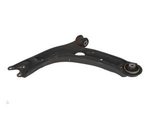 Gebruikte Reactiestang links-voor Volkswagen Passat Prijs € 45,01 Inclusief btw aangeboden door Autorecycling Kempers