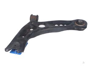 Gebruikte Reactiestang links-voor Seat Leon Prijs € 35,00 Inclusief btw aangeboden door Autorecycling Kempers